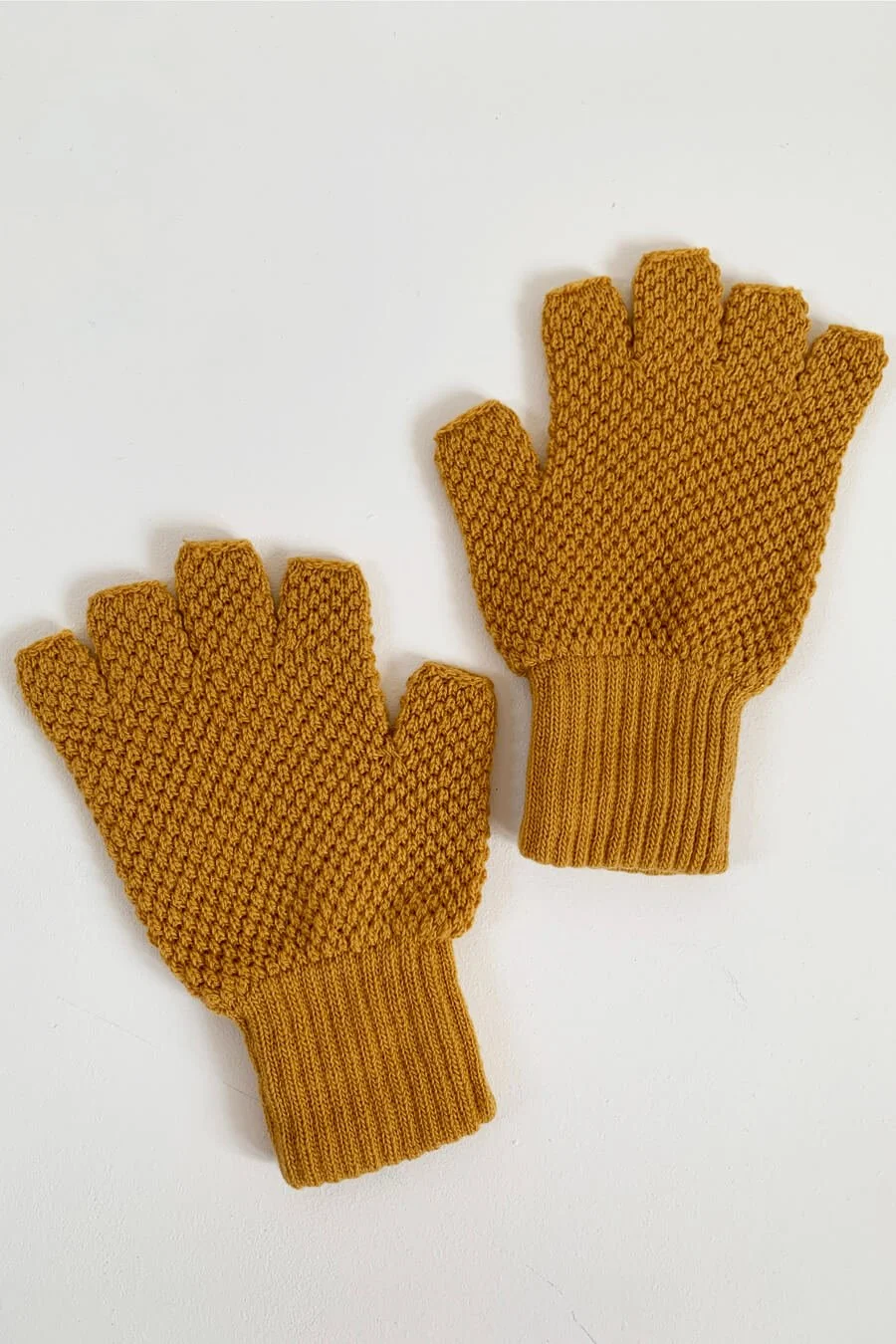 Lambswool Fingerless Gloves in Yellow — Collingwood-Norris